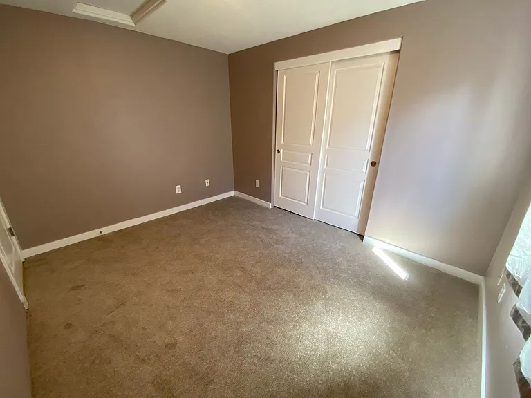 2413 Mountain Ter — Photo 7