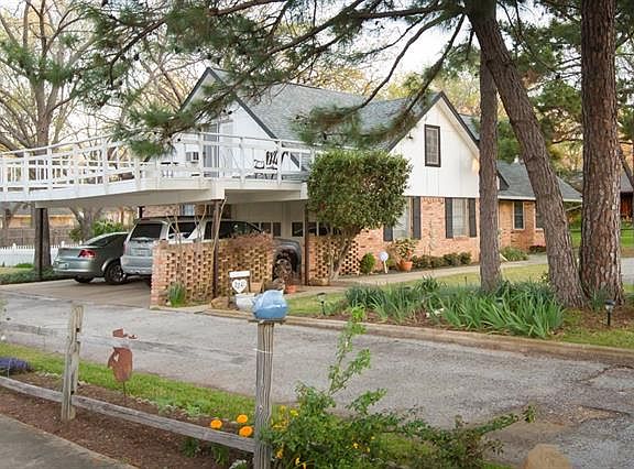 3rd image of 2241 Vega St
