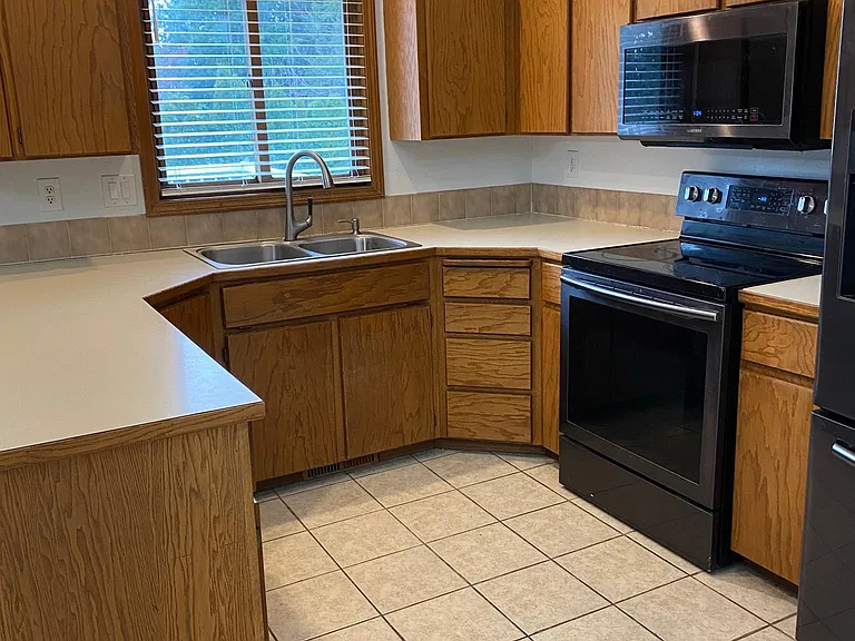 8216 N General Lee Way — Photo 2