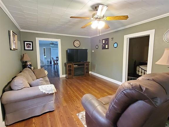 2nd image of 313 Lafaye Ave
