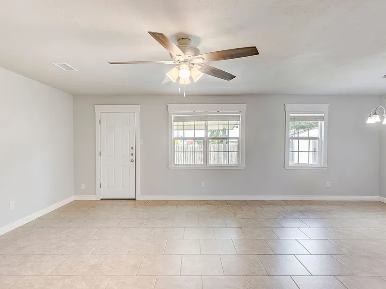 2307 Traverse Dr — Photo 7
