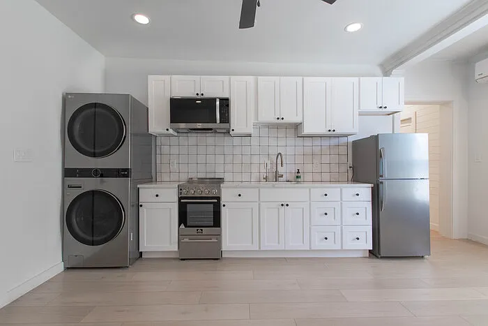 1 bed, 1.0 bath, $1,200 — Photo 2