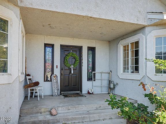 3rd image of 887 Ronald Way