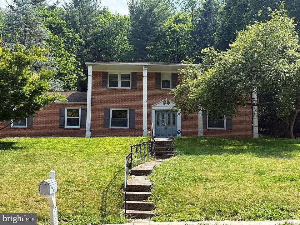1st image of 3 Red Maple Dr