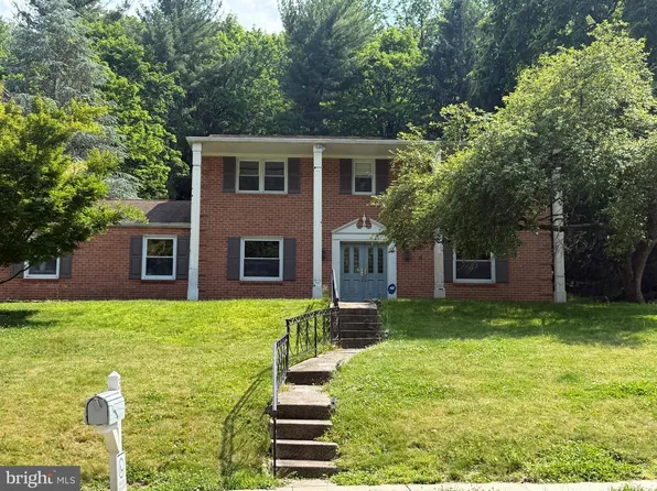 3 Red Maple Dr, Lafayette Hill, PA 19444