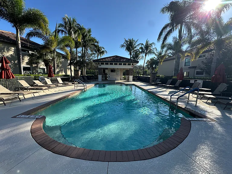 Satellite Pool - Family-friendly, BBQs available