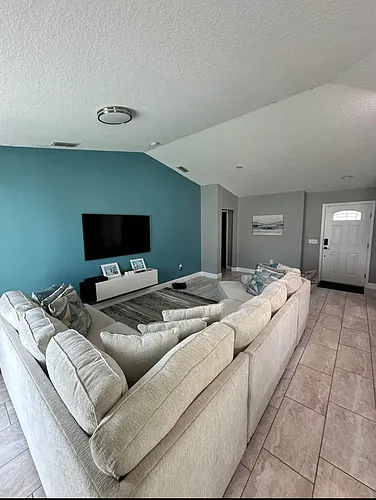 2020 Maple Ln Photo 1