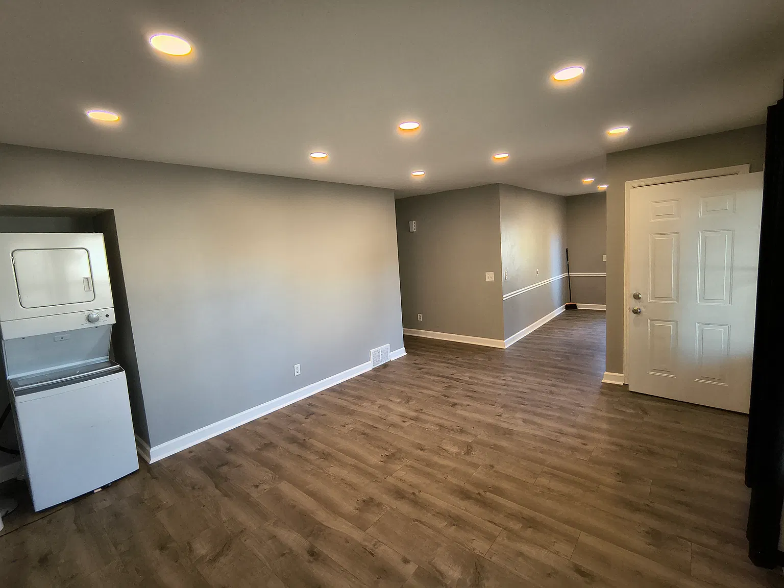 2733 2nd Ave — Photo 3