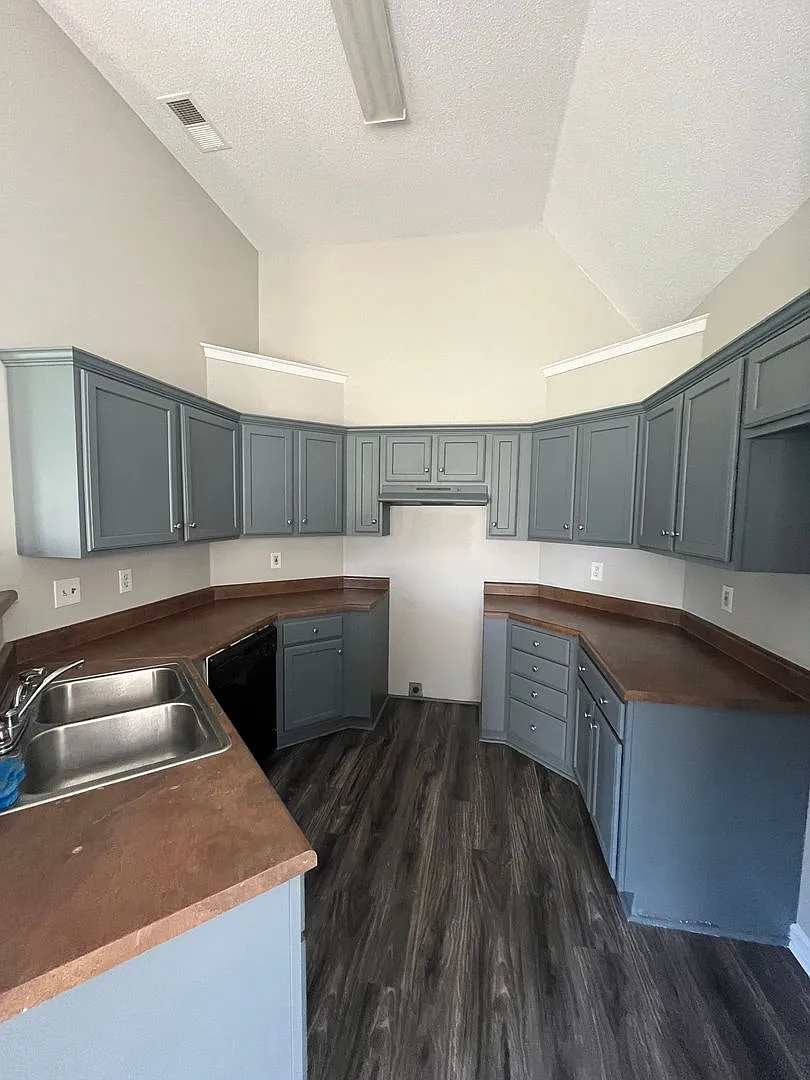 1686 N. Frence Creek Cove — Photo 4