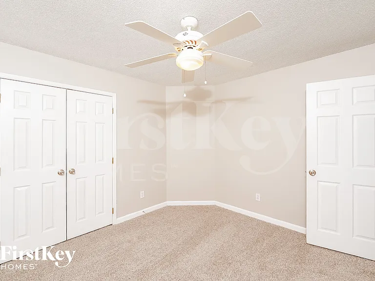 6768 Crossbrook Ln — Photo 9