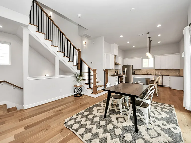 1223 W 16th St #B — Photo 24