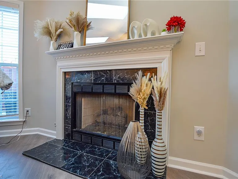 4410 Single Tree Ln — Photo 4