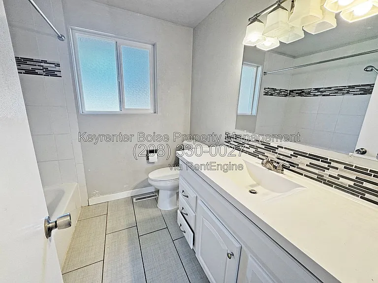 5603 W Centerbrook Dr — Photo 12