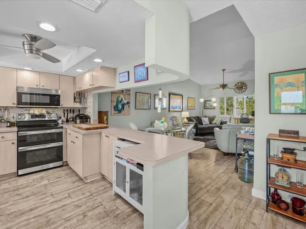 2950 SE Ocean Boulevard #121-6, Stuart, FL 34996
