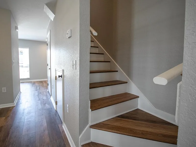 741 E Lime St — Photo 12