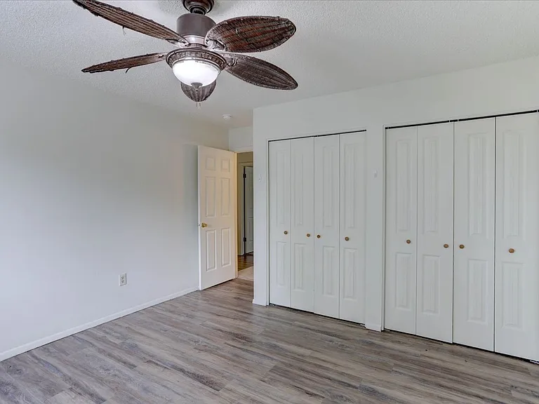 2033 Gyros Cir #166 — Photo 15