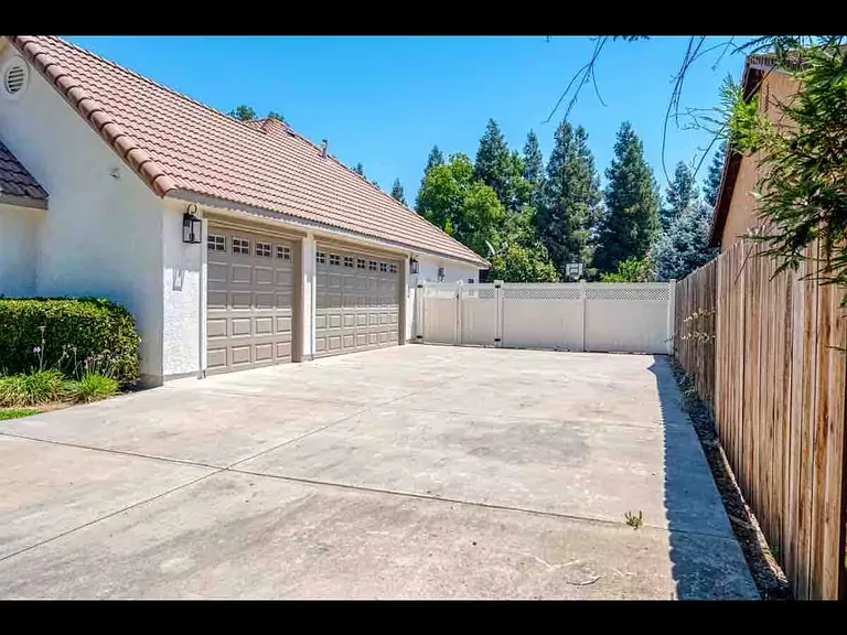 11386 Newport Rd — Photo 4