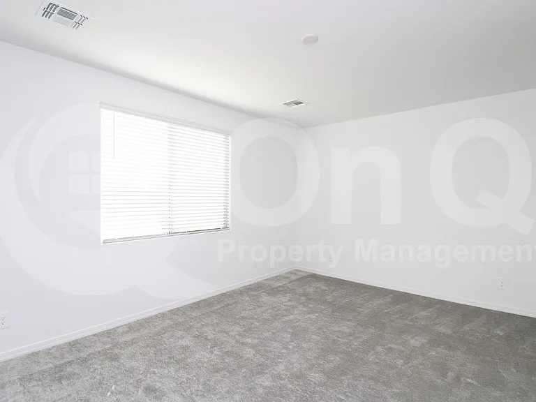 15711 W Monroe St — Photo 7