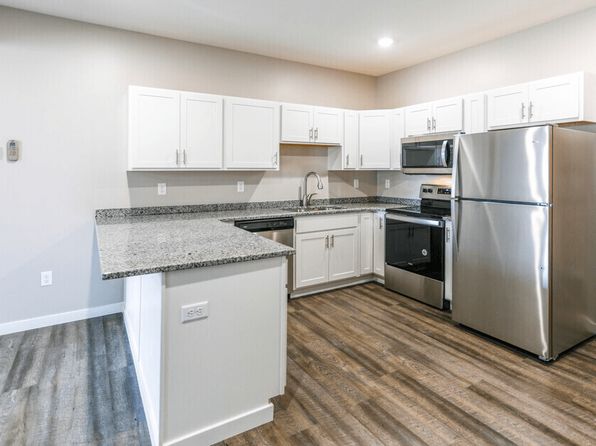 24 8th St N #107