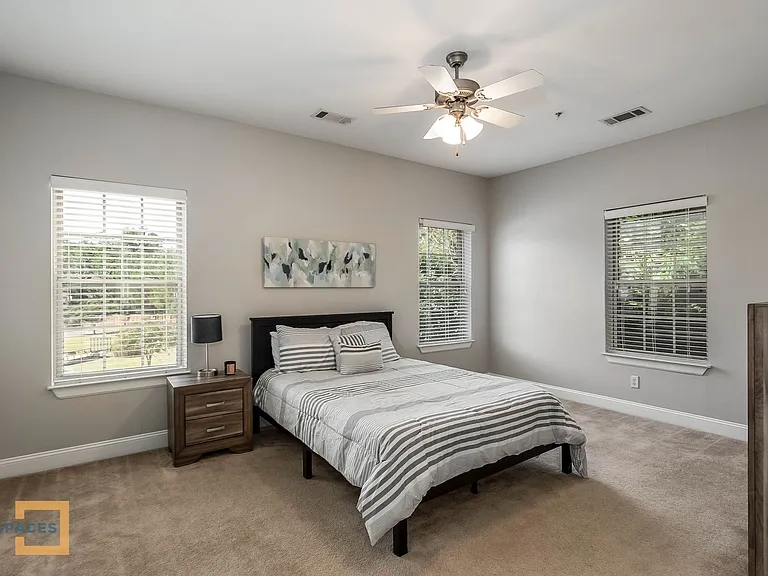 3218 Veterans Memorial Pkwy #3X3 — Photo 4