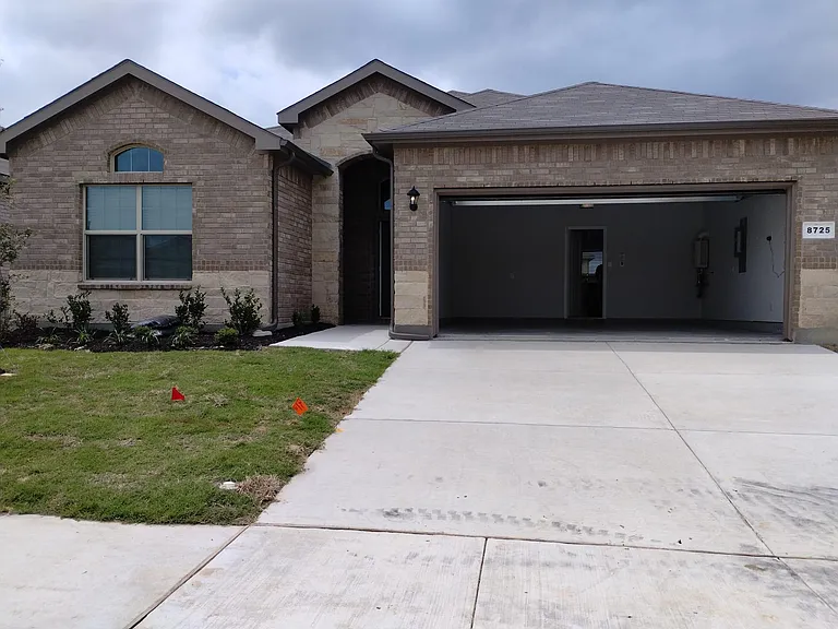 8725 Willowsun Way — Photo 1