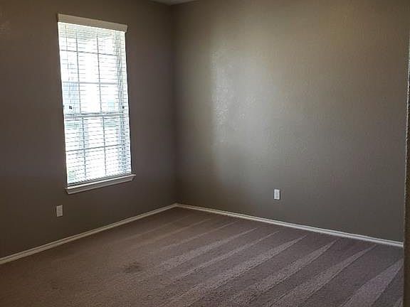 3rd image of 3406 Claymore St