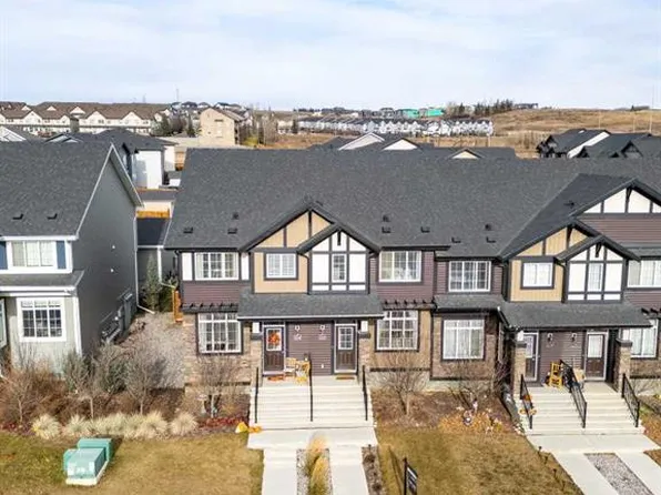 216 S Clydesdale Ave, Cochrane, AB T4C 2S5