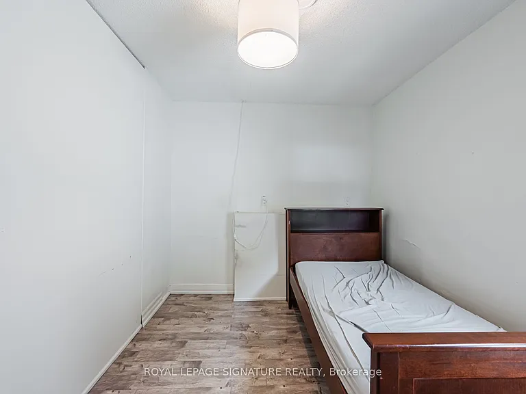 573 Coxwell Ave — Photo 17
