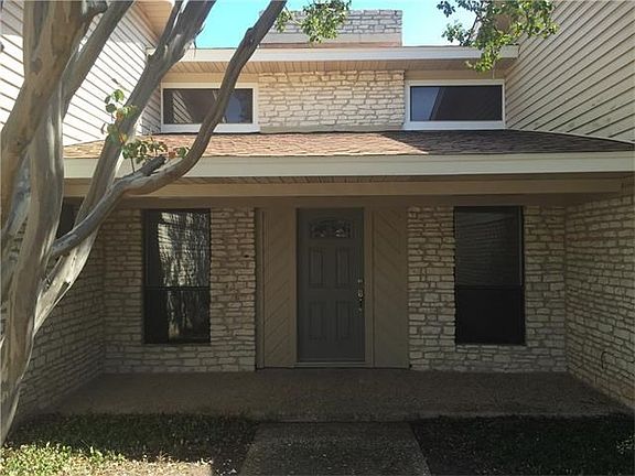 2nd image of 2303 Live Oak Cir