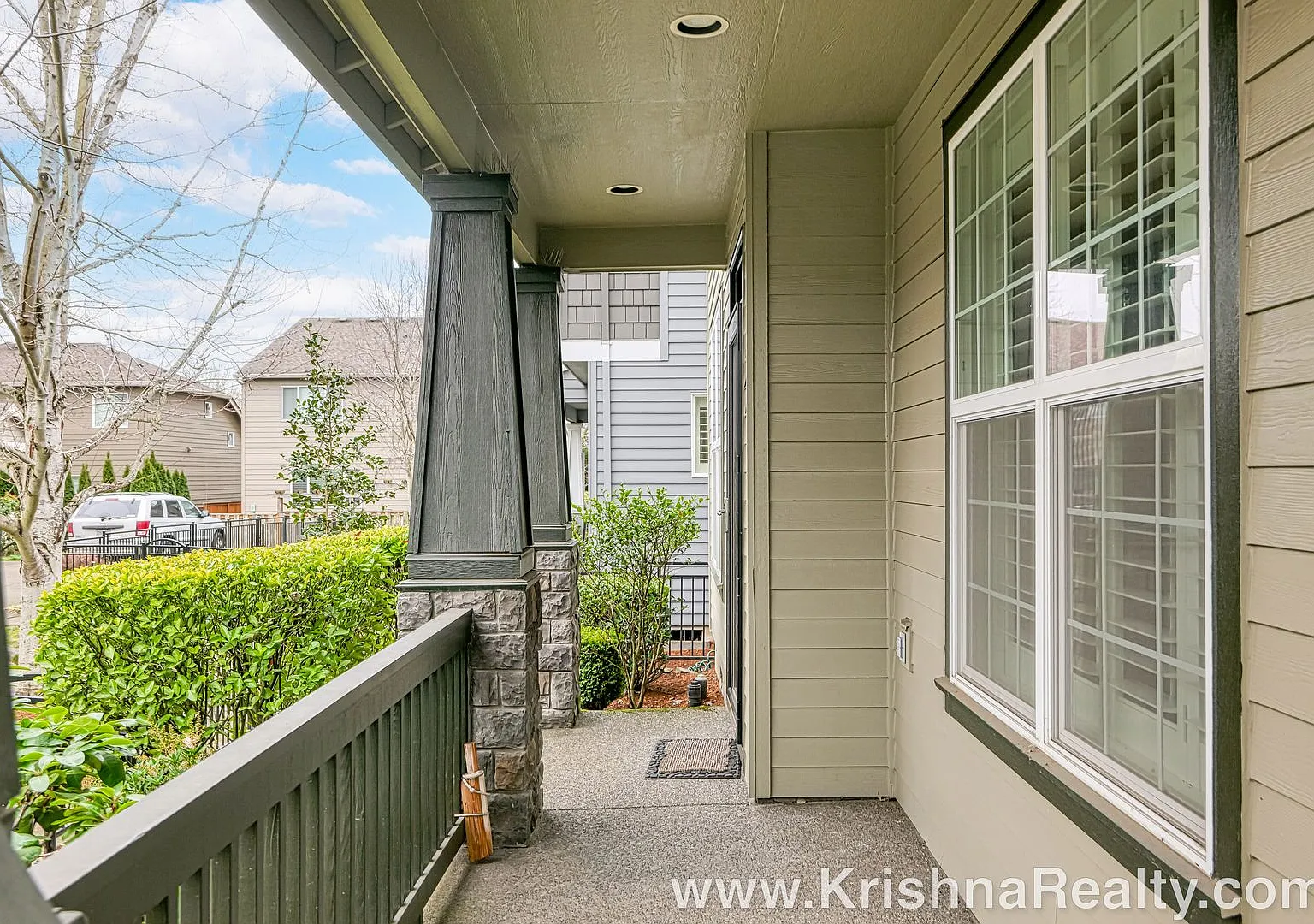 Beautiful 3 Bedroom | 3.5 Bathroom | Single Family Home | Large Bonus Room | Located In Quiet Ore... — Photo 4