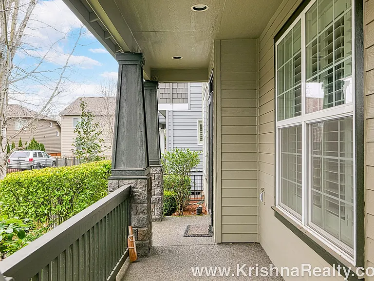 491 NE 63rd Way — Photo 4
