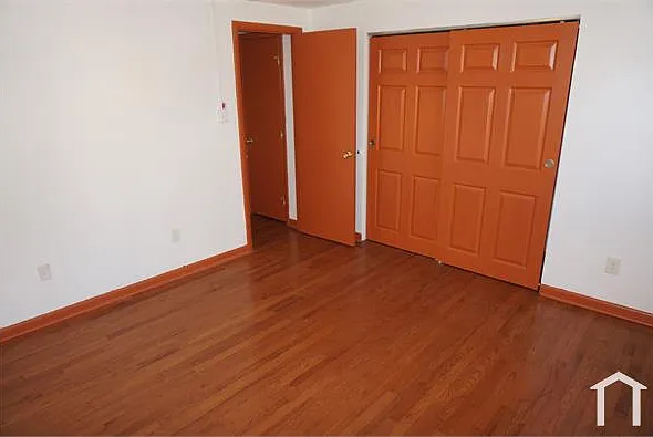 250 E Chestnut St — Photo 18
