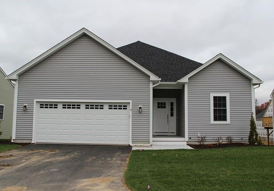 1st image of 9 Pine Grove Ln #9