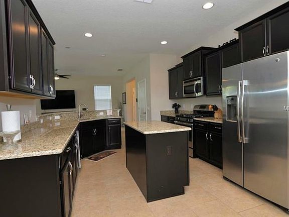 3rd image of 1068 Flagstone Ct