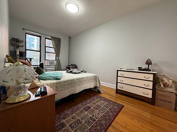 4th image of 550 Ocean Ave APT 1A