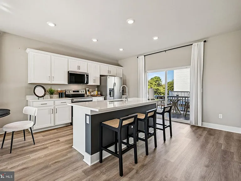 1805 Harvest Dr — Photo 32