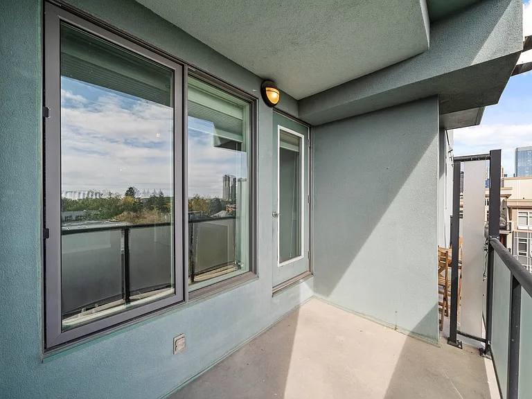 328 21st Ave SW #501 — Photo 19