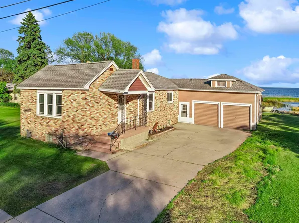 103 W Bay Shore St, Marinette, WI 54143