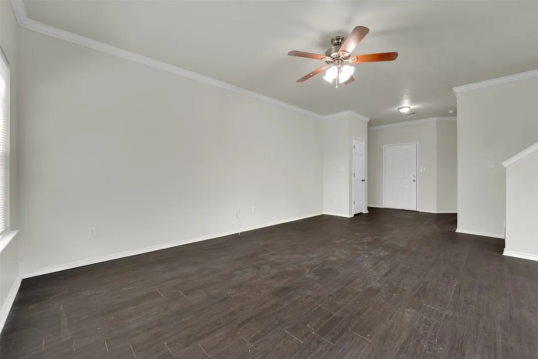 3 bed, 1491 sqft, $2,300 — Photo 3
