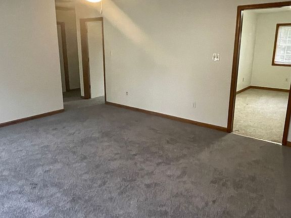 3rd image of 212 N Kalmia Ave