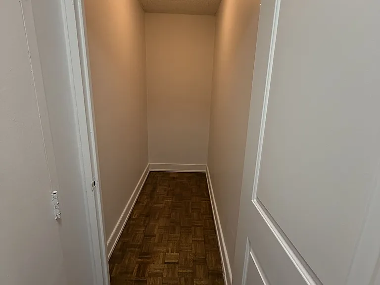 145 Wellington St W #306 — Photo 6