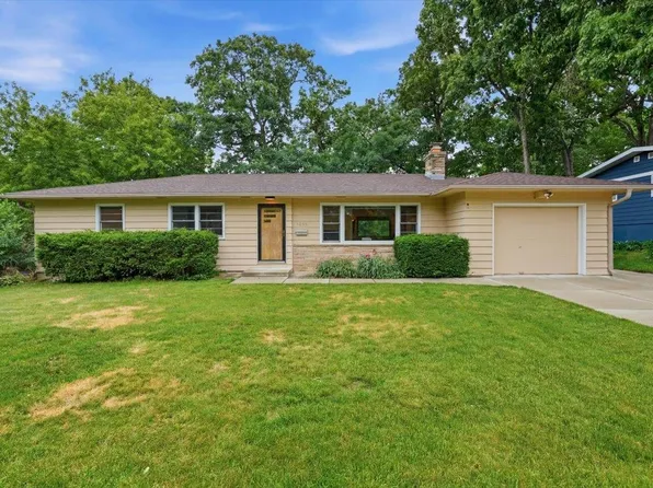 6105 Queens Way, Monona, WI 53716