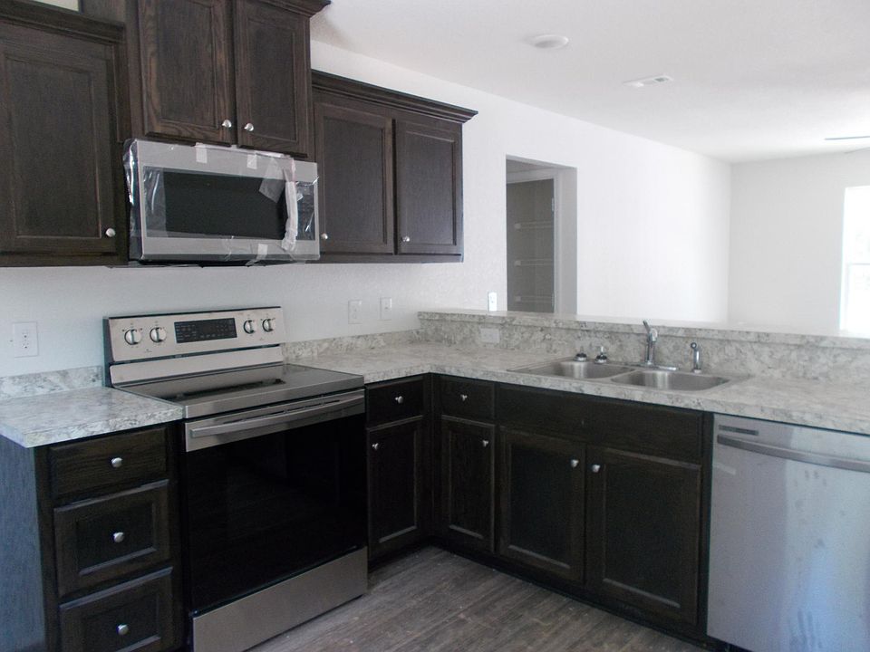 2nd image of 5140 Richardson St