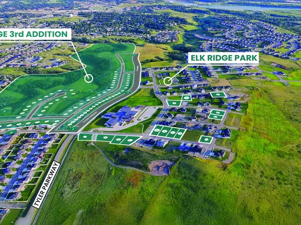 4511 Elk Ridge Dr, Bismarck, ND 58503