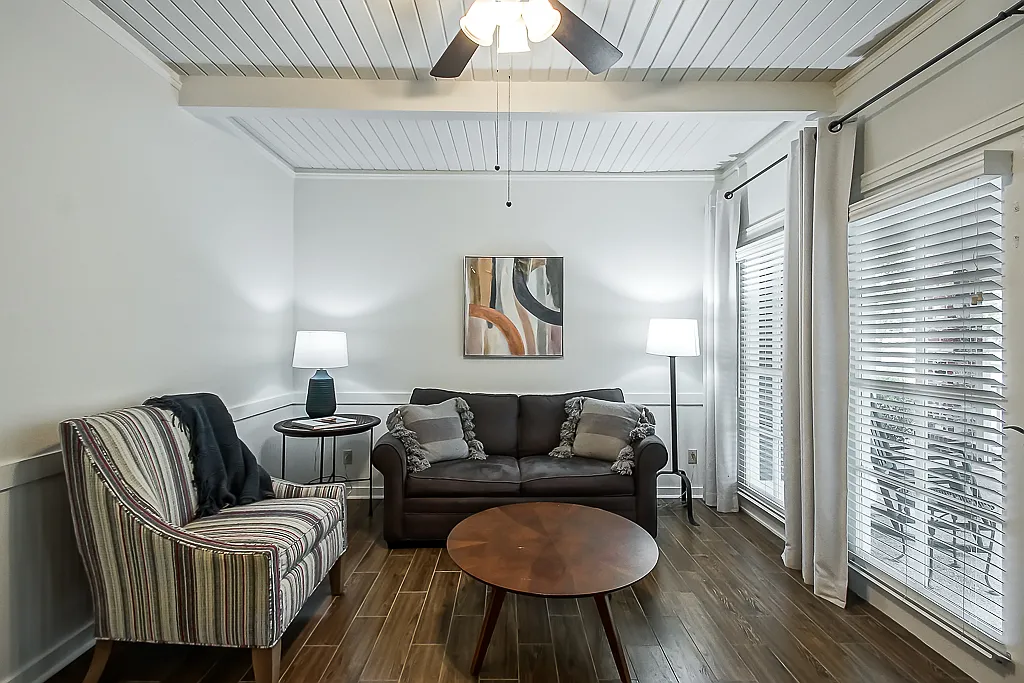 1 bed, 450 sqft, $1,400 — Photo 4