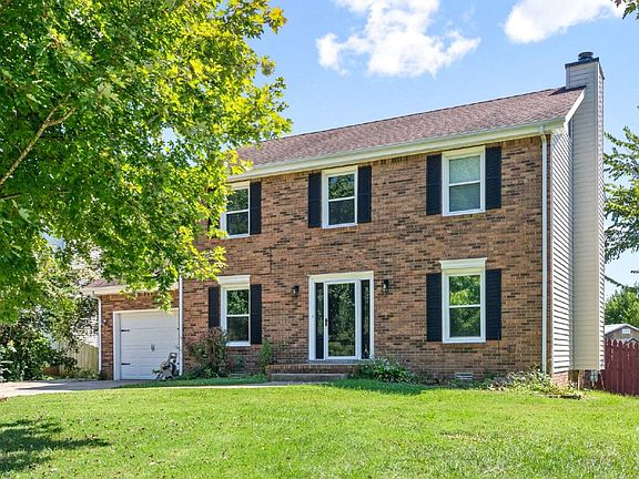 2nd image of 830 Iris Ln