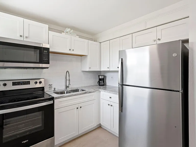 670 Hernando St #E — Photo 6