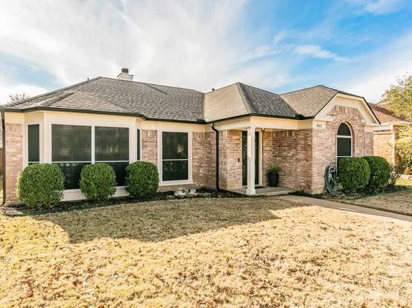861 Chaparral Dr, Grand Prairie, TX 75052
