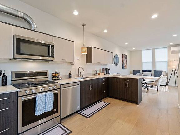 5th image of 5005 40th Ave NE #A