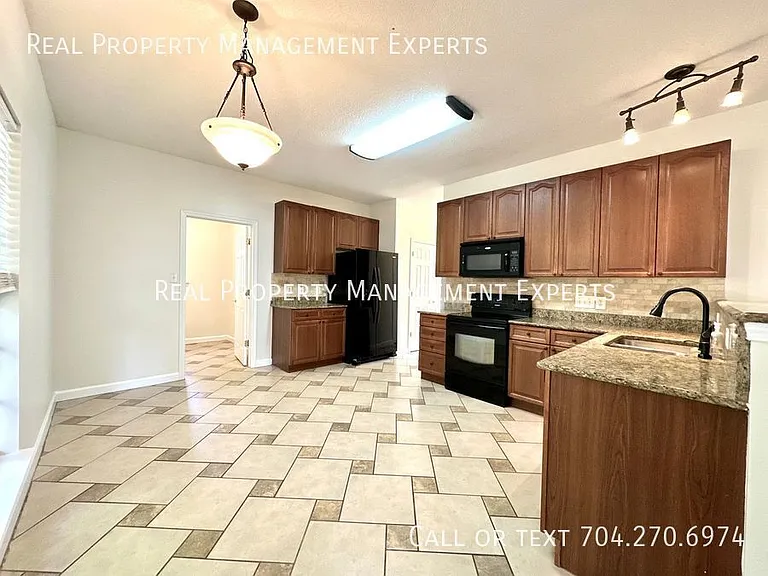 4775 Covington Dr NW — Photo 5
